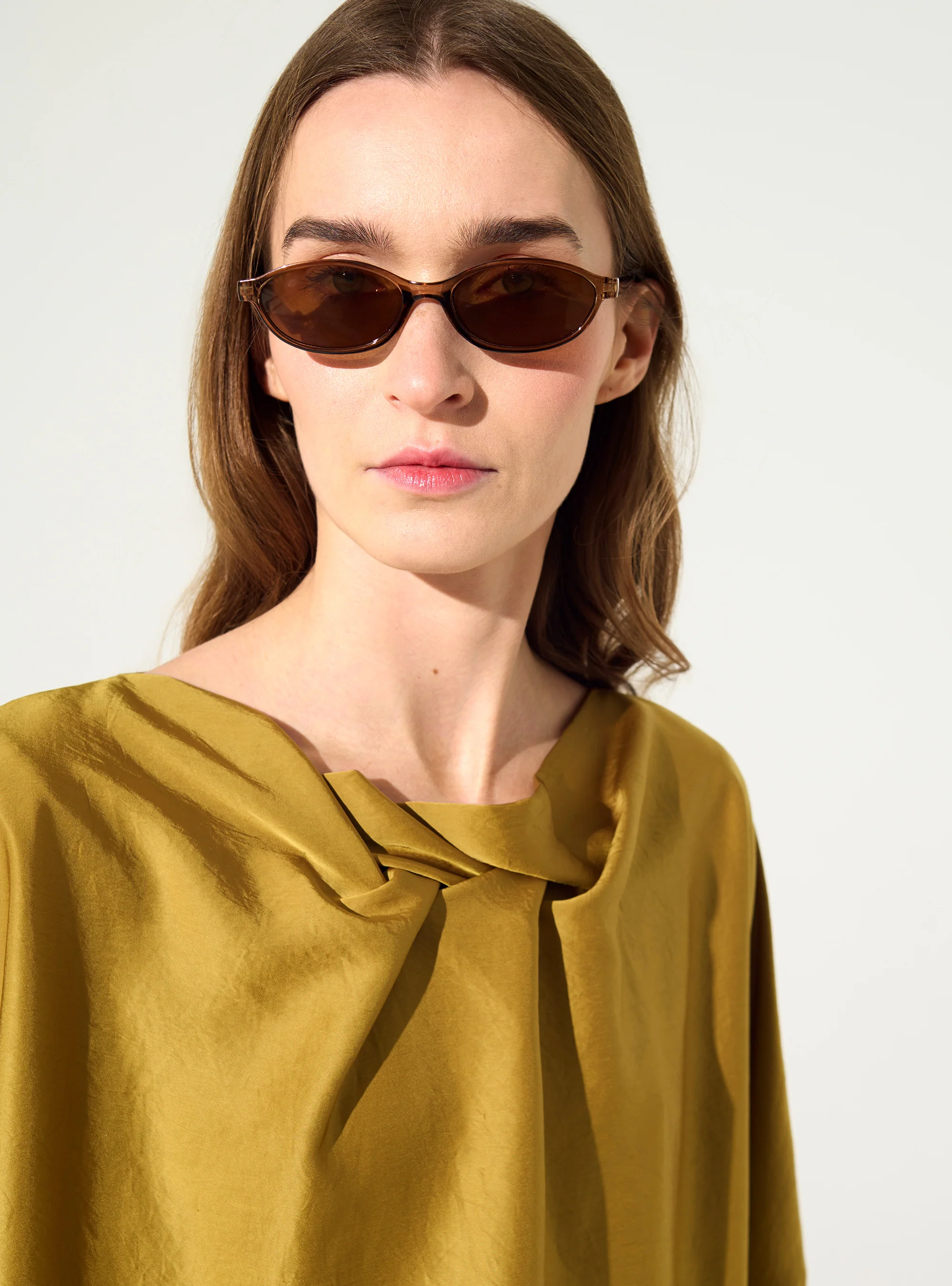 Blouse en satin ample jaune - Image 3
