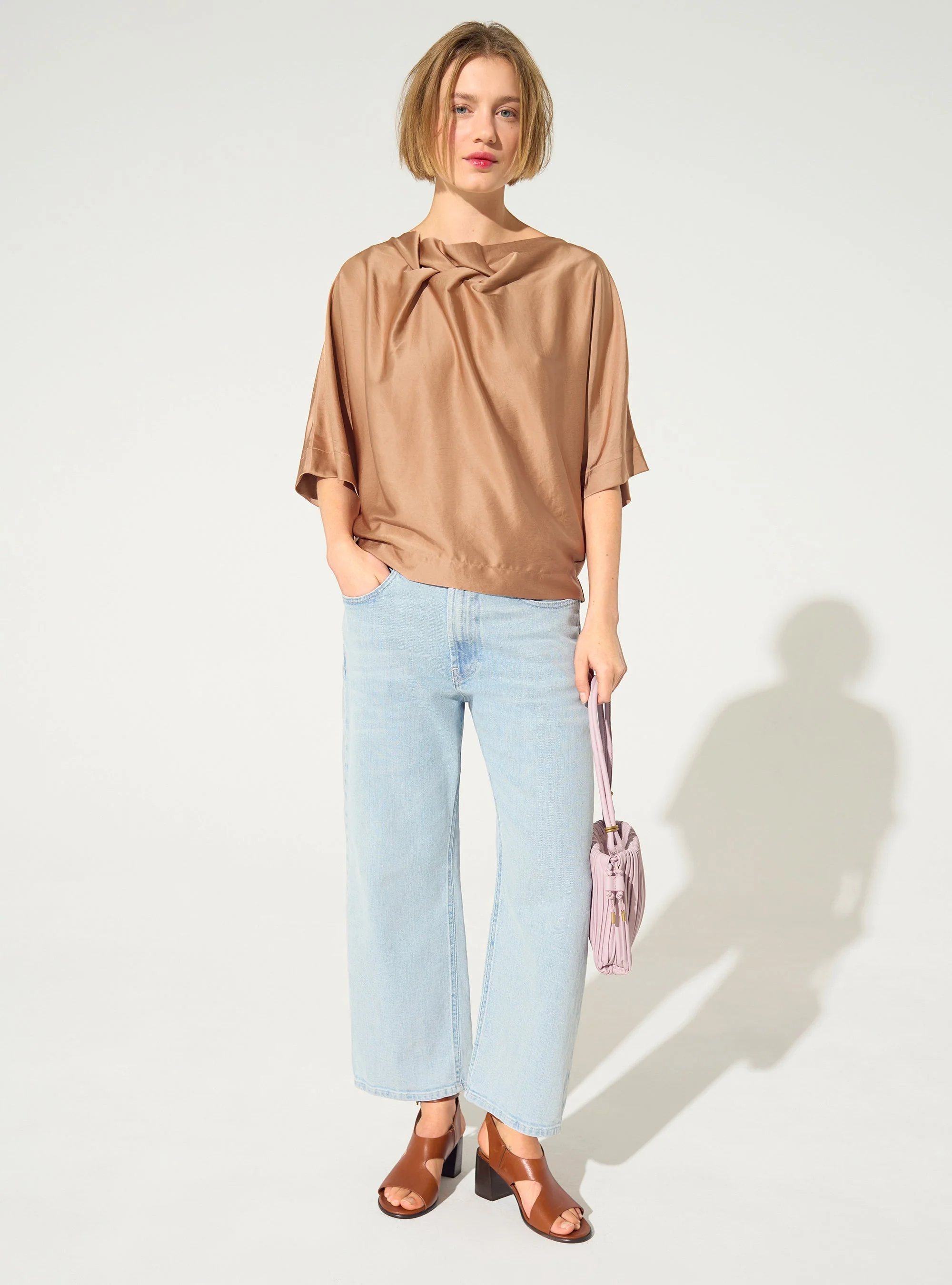 Blouse en satin ample rose - Image 2